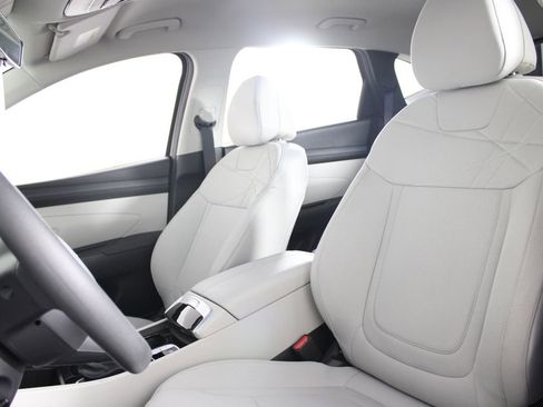 Certified 2026 Hyundai Tucson SE FWD image 19