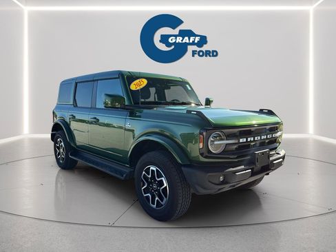 Used 2025 Ford Bronco Outer Banks AWD/4WD image 5