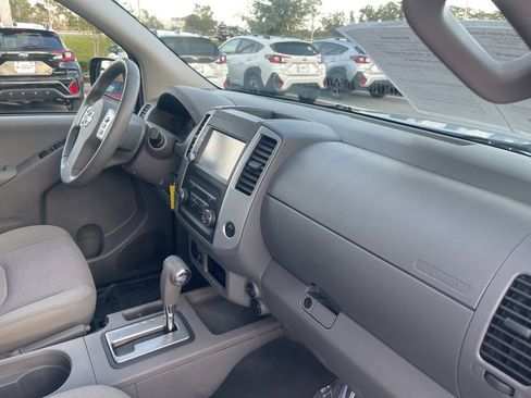 Used 2019 Nissan Frontier SV image 37
