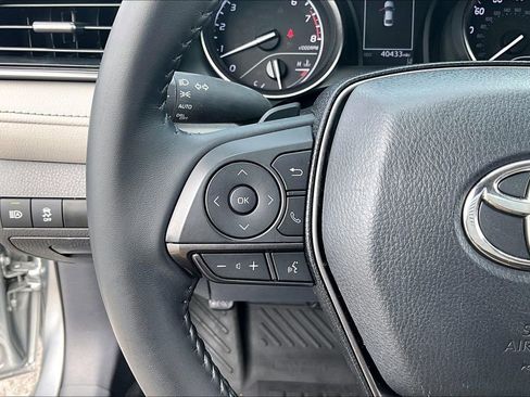 Used 2023 Toyota Camry SE image 11