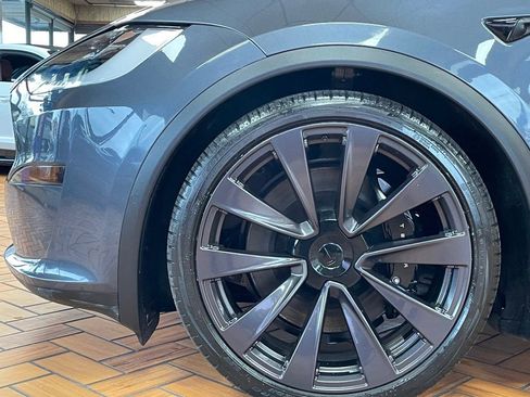 Used 2022 Tesla Model X image 6