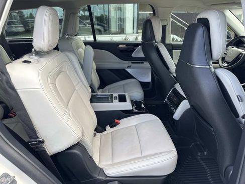 Certified 2025 Lincoln Aviator Reserve w/ Equipment Group 201A image 23
