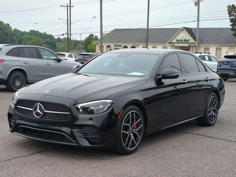 Used 2023 Mercedes-Benz E 350 Sedan image 7