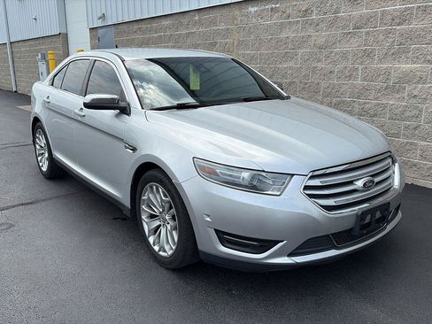 Used 2013 Ford Taurus Limited FWD image 2