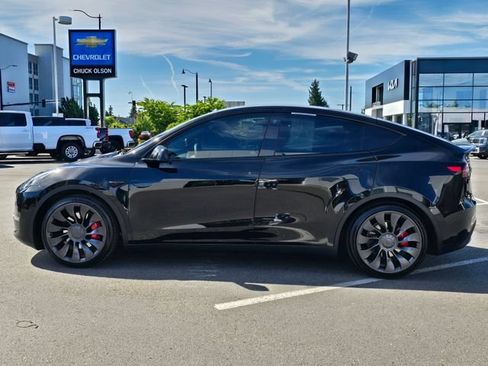 Used 2022 Tesla Model Y Performance AWD/4WD image 2