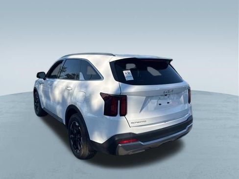 Used 2024 Kia Sorento S FWD image 6