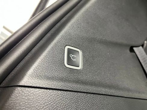 Used 2026 Chrysler Pacifica Select FWD image 41