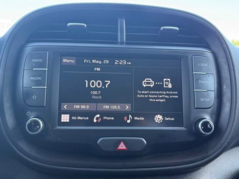 Used 2025 Kia Soul LX w/ LX Technology Package FWD image 21