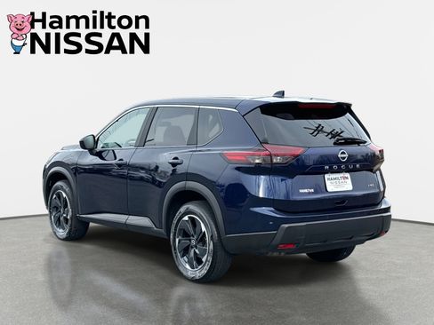 Used 2025 Nissan Rogue SV image 4