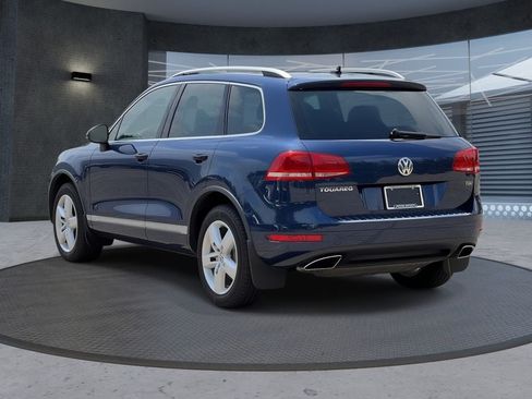 Used 2012 Volkswagen Touareg TDI AWD/4WD image 3
