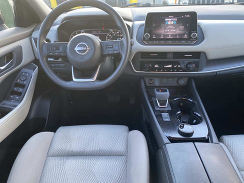 Used 2024 Nissan Rogue SV image 12