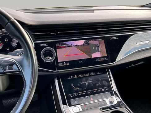Used 2019 Audi Q8 Premium Plus w/ Premium Plus AWD/4WD image 7