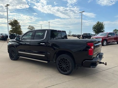 Used 2024 Chevrolet Silverado 1500 High Country AWD/4WD image 3