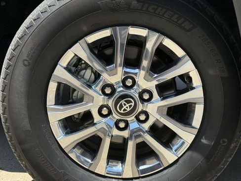 Used 2024 Toyota Tacoma Limited AWD/4WD image 10