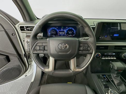 Certified 2024 Toyota Tacoma TRD Off-Road AWD/4WD image 11