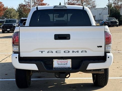 Used 2022 Toyota Tacoma TRD Off-Road image 5