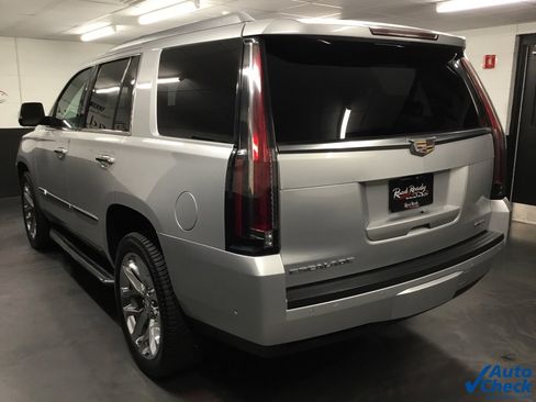 Used 2017 Cadillac Escalade Luxury image 7
