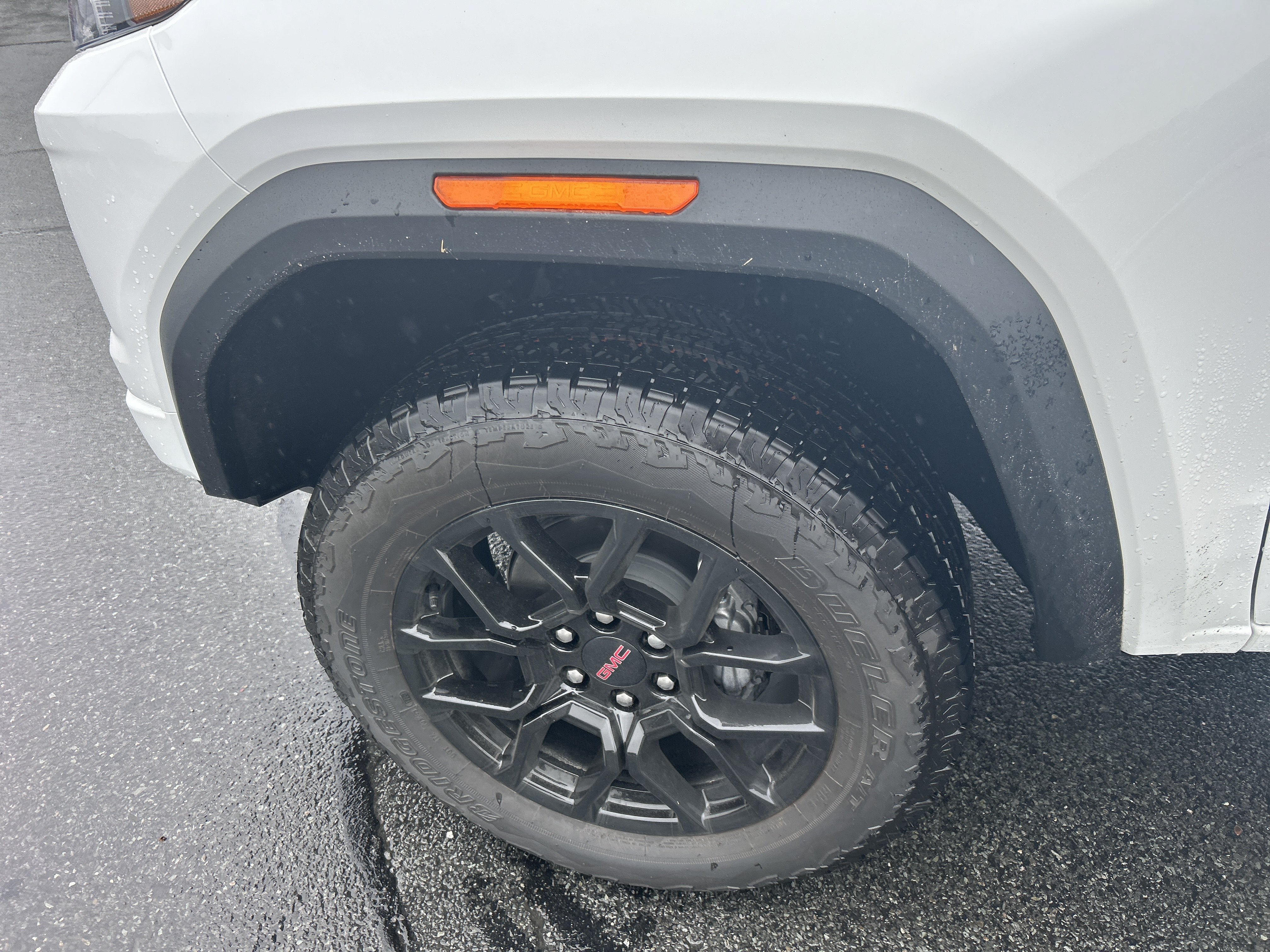 New 2026 GMC Canyon AT4 w/ Technology Plus Package AWD/4WD image 4