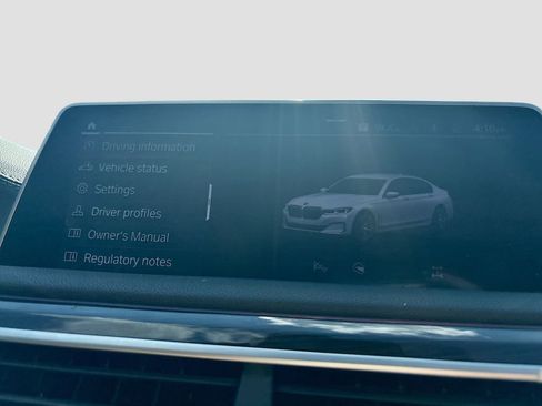 Used 2022 BMW 740i w/ Premium Package RWD image 29