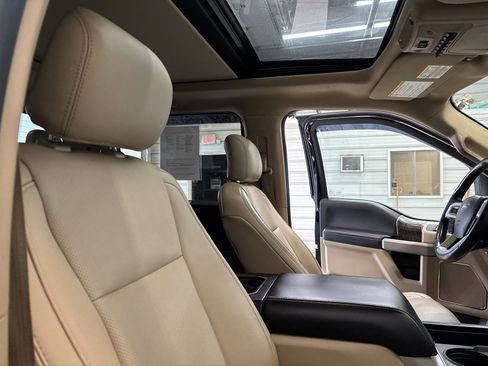 Used 2017 Ford F350 Lariat image 27