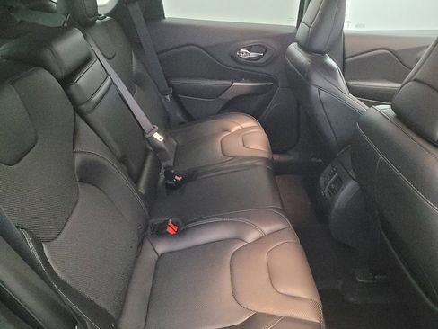 Used 2019 Jeep Cherokee Limited image 19