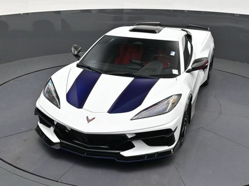 Used 2025 Chevrolet Corvette Stingray Coupe w/ 1LT RWD image 18