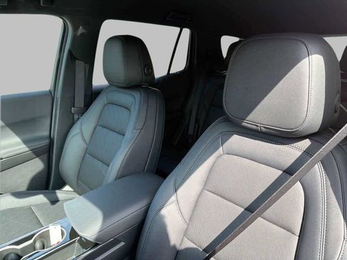 New 2026 Chevrolet Equinox LT w/ Convenience Package II image 18