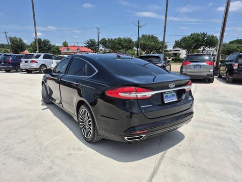 Used 2018 Ford Fusion SE w/ Fusion SE Technology Package FWD image 8