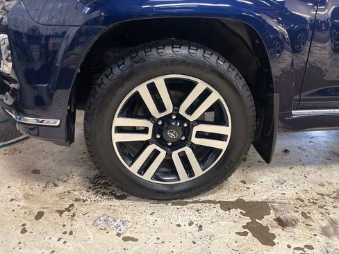 Certified 2022 Toyota 4Runner Limited AWD/4WD image 10