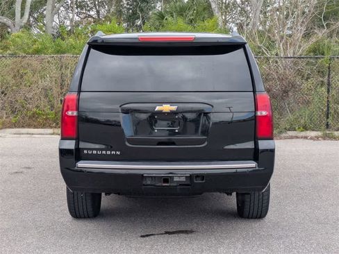 Used 2015 Chevrolet Suburban LTZ image 4