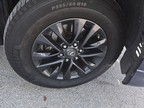 Used 2020 Lexus GX 460 Premium w/ Premium Package AWD/4WD image 2