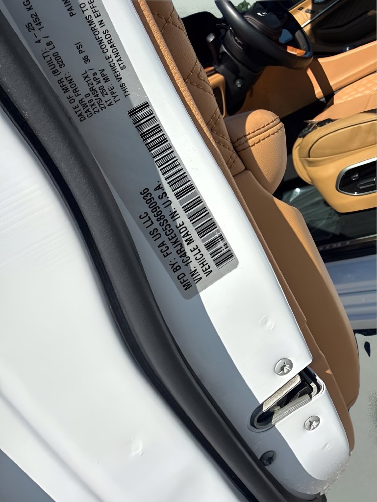Used 2025 Jeep Grand Cherokee L Summit AWD/4WD image 31