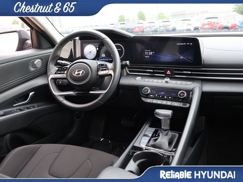 Certified 2024 Hyundai Elantra SEL w/ Convenience Package FWD image 14