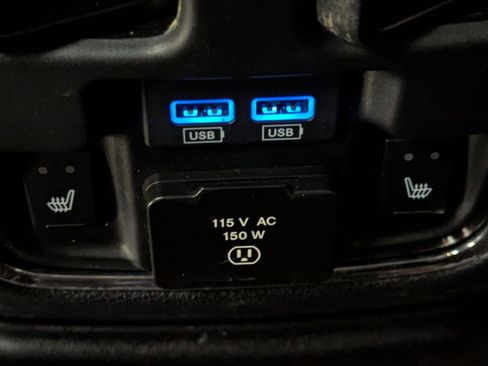 Used 2020 Jeep Grand Cherokee Limited w/ Luxury Group II image 18