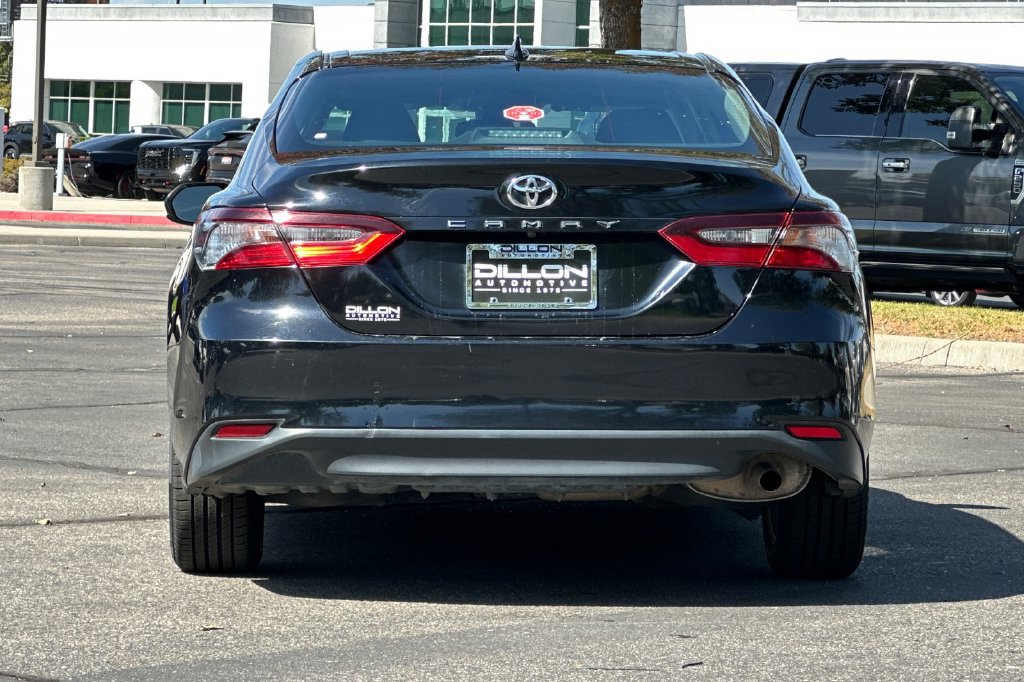 Used 2021 Toyota Camry LE FWD image 6