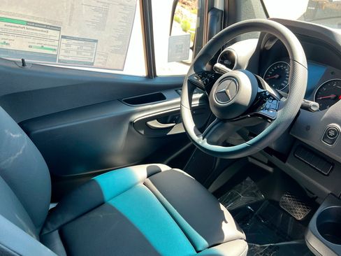New 2025 Mercedes-Benz Sprinter 2500 image 11
