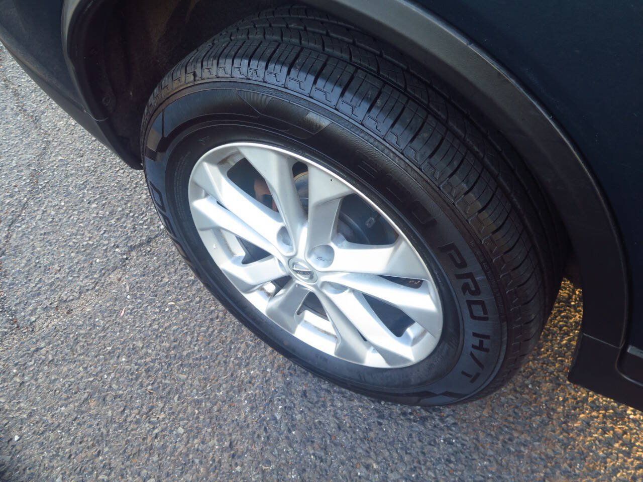 Used 2016 Nissan Rogue SV AWD/4WD image 28