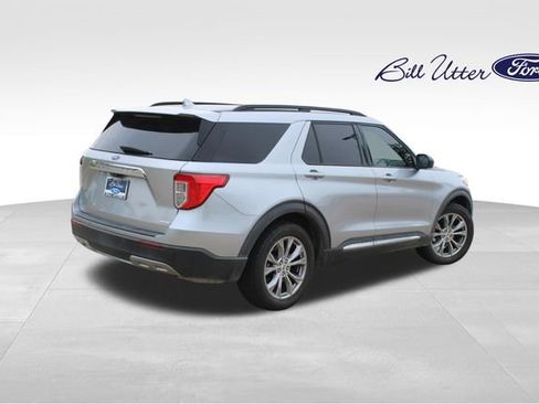 Used 2020 Ford Explorer XLT w/ Equipment Group 202A image 5