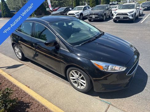 Used 2018 Ford Focus SE image 1