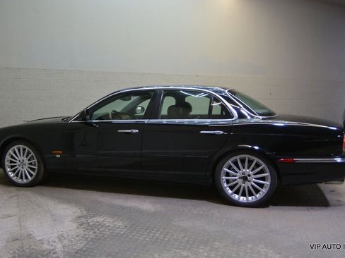 Used 2004 Jaguar XJ8 RWD image 30