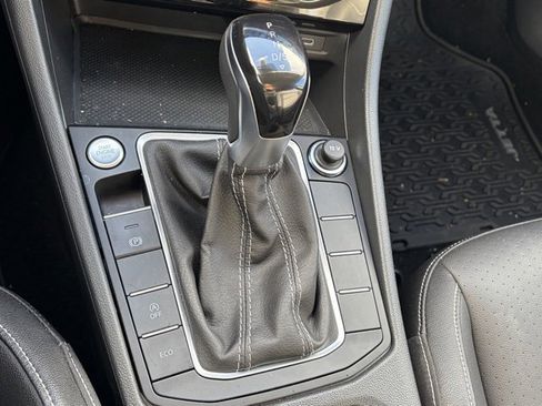 Used 2024 Volkswagen Jetta SE w/ Black Wheel Package image 24