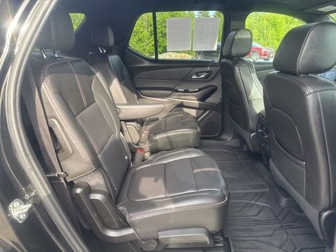 Used 2023 Chevrolet Traverse RS AWD/4WD image 34