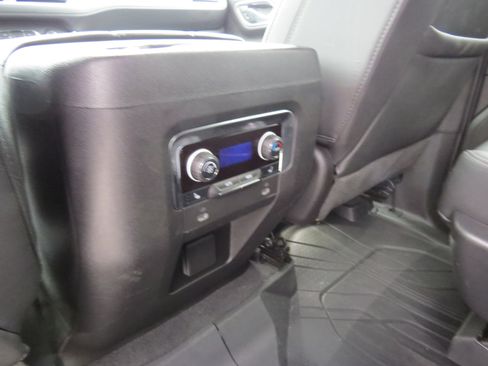 Used 2022 Chevrolet Tahoe LT w/ Luxury Package image 14