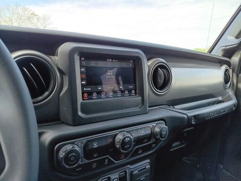 Used 2023 Jeep Wrangler Unlimited Sport AWD/4WD image 10