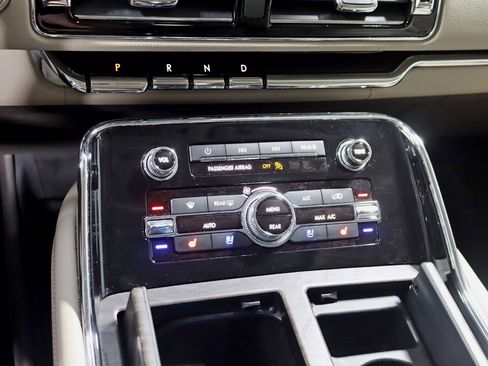 Used 2022 Lincoln Navigator L Reserve image 28