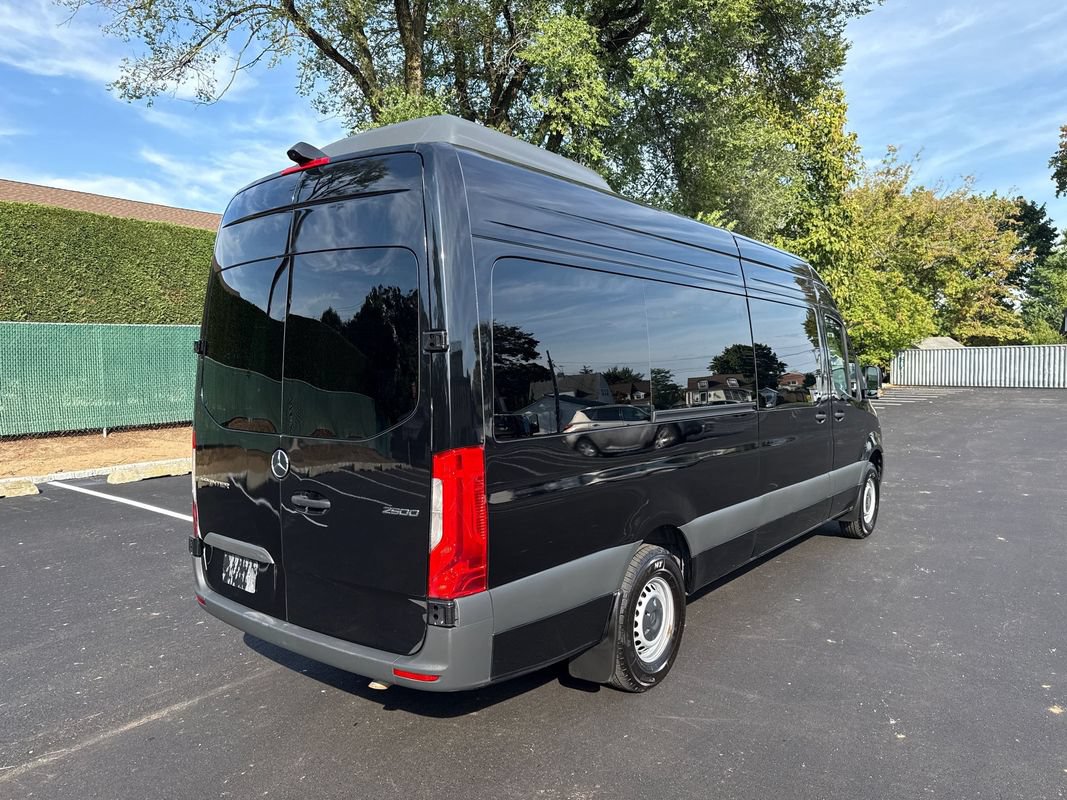 Used 2025 Mercedes-Benz Sprinter 2500 image 7