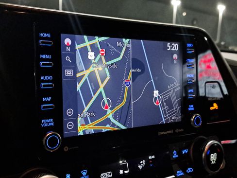 Certified 2021 Toyota Highlander XLE image 30