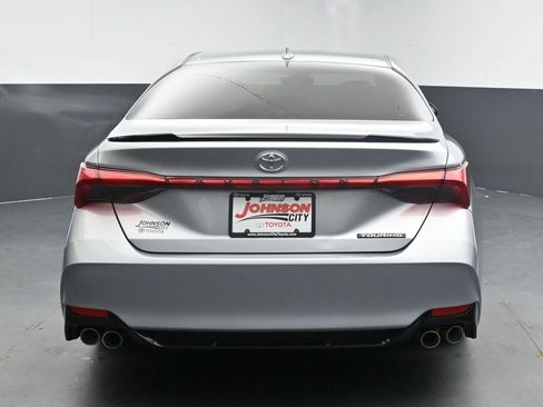 Used 2019 Toyota Avalon Touring image 8