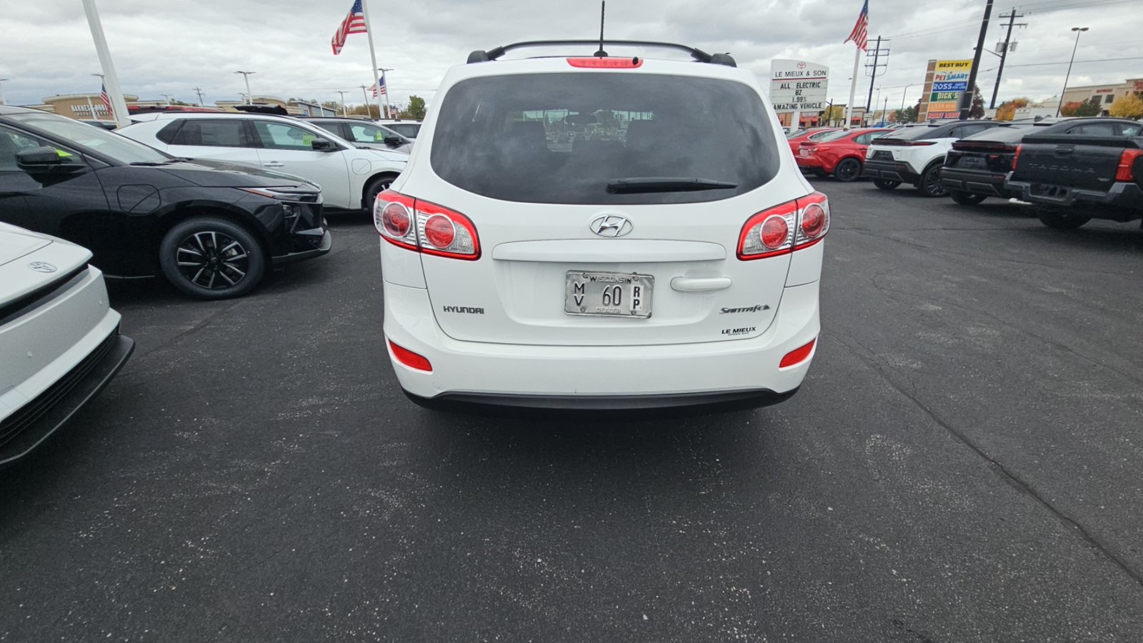 Used 2010 Hyundai Santa Fe GLS FWD image 4