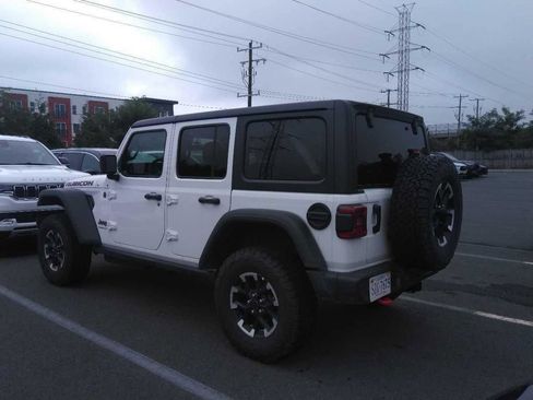 Certified 2026 Jeep Wrangler Unlimited Rubicon AWD/4WD image 3